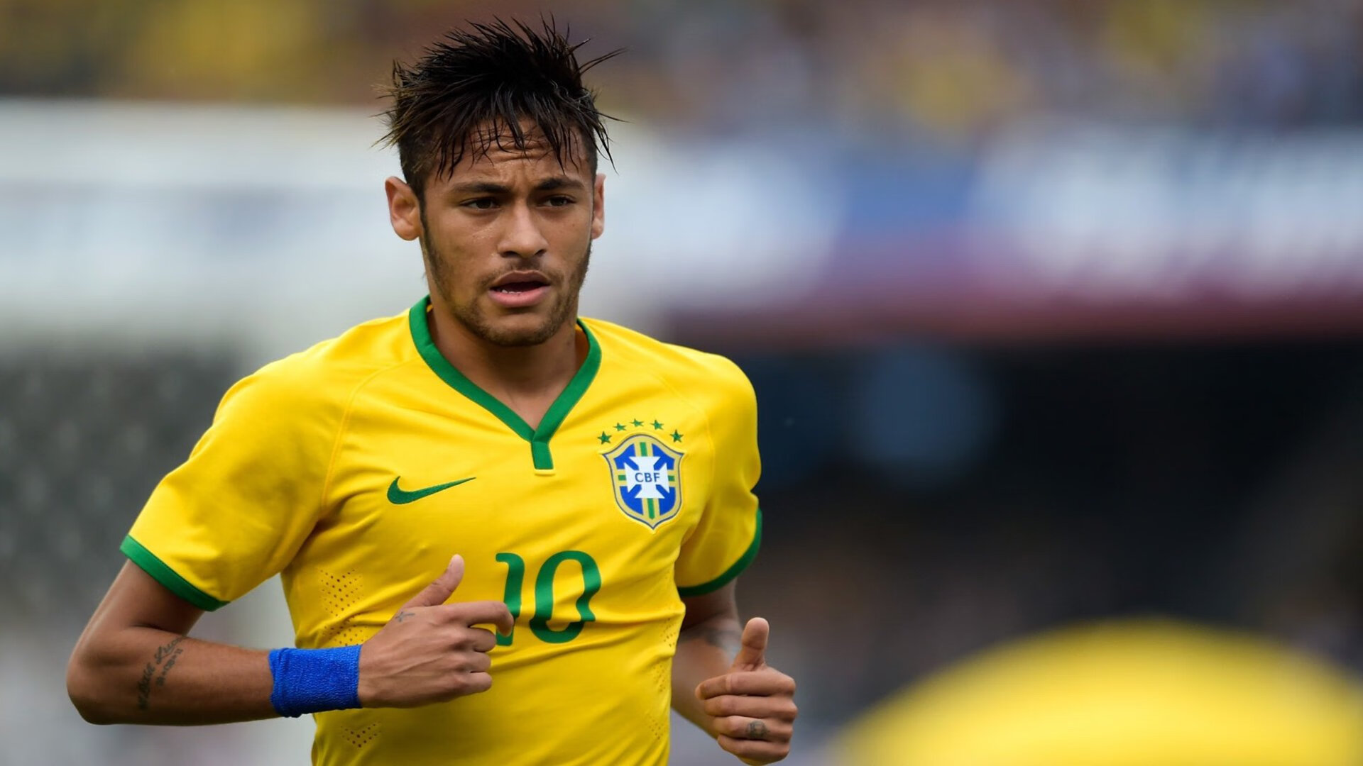 德甲猛攻猛守：极致的攻防演绎！，猛攻战将是什么牌子的